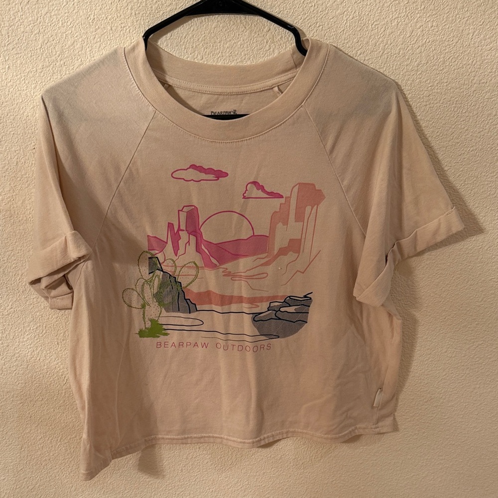 BearPaw Women’s Beige Graphic Short Sleeve Tee